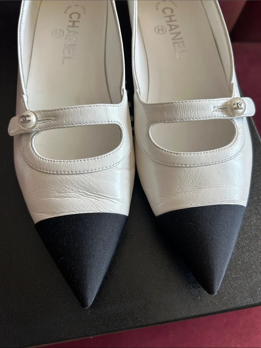 CHANEL Ballet Flats Black/White sz 38.5